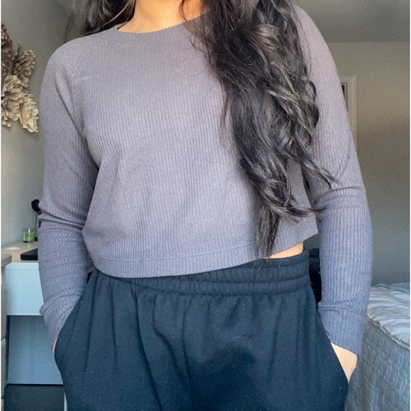 Gap dark grey long sleeve cropped top - Picture 1 of 3